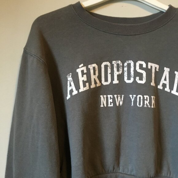 Soft Grey Preppy Aeropostale Cropped Fleecy Cotton Varsity Pullover Sweater - Picture 3 of 15